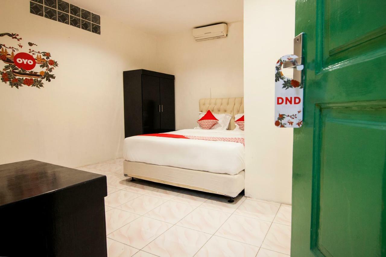 Oyo 529 Hotel Paninda Medan Exterior photo